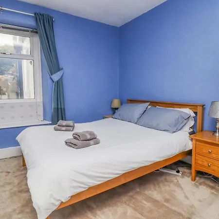 28 Water Street 3*