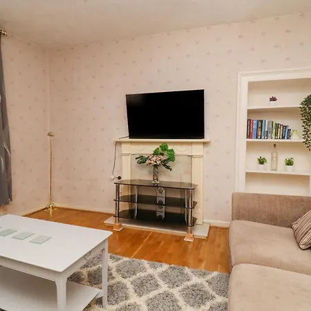 28 Water Street 3*